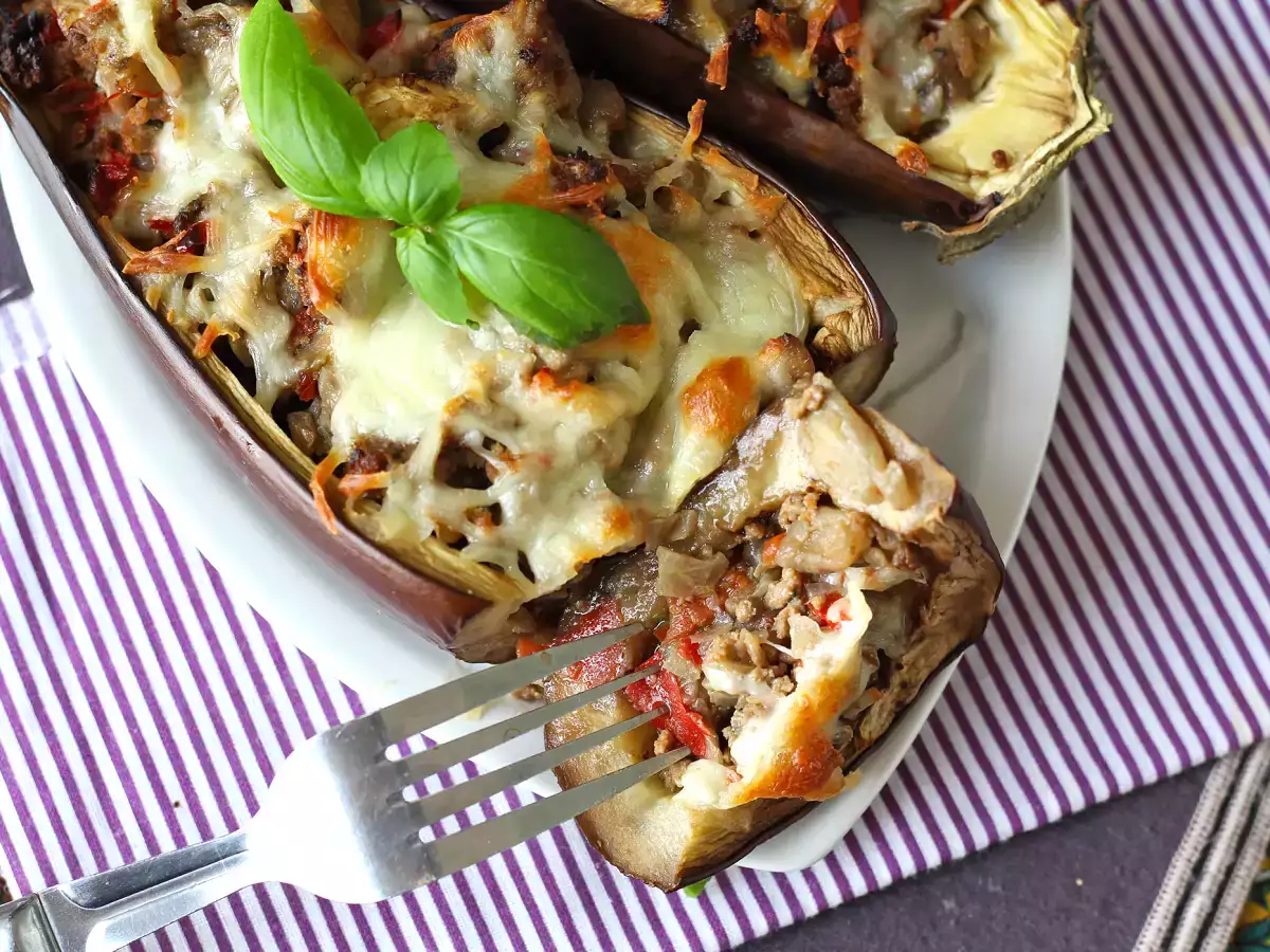 Γεμιστές μελιτζάνες με μοτσαρέλα ογκρατέν - φωτογραφία 4