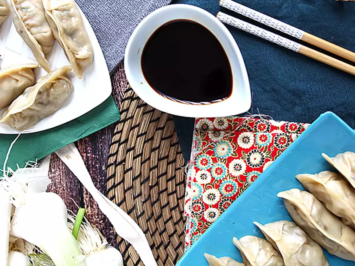 Gyozas με κοτόπουλο, καρότα και μανιτάρια - φωτογραφία 3