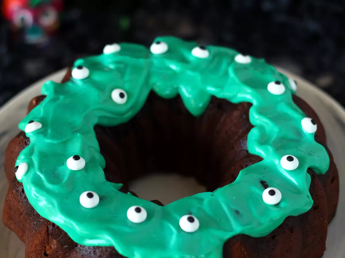 Halloween Bundt cake, το λαχταριστό κέικ σοκολάτας bundt cake - φωτογραφία 7