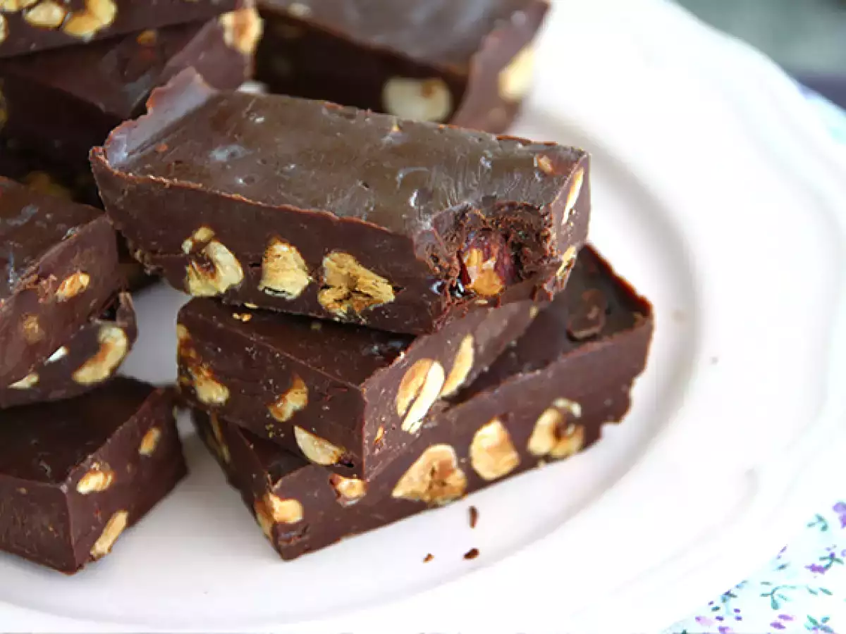 Hazelnut fudge - Τετράγωνα σοκολάτας και φουντουκιού - φωτογραφία 4