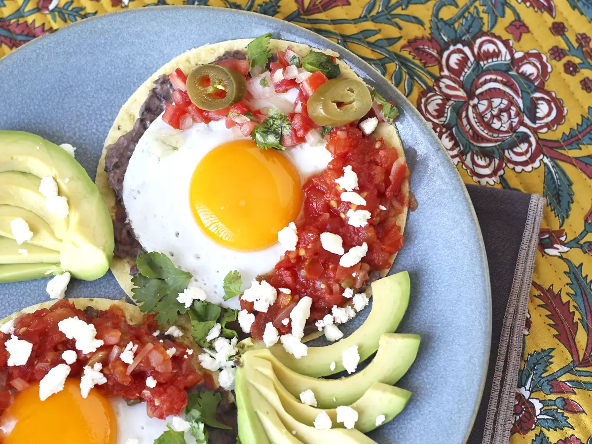 Huevos rancheros: η εμβληματική και νόστιμη μεξικάνικη συνταγή