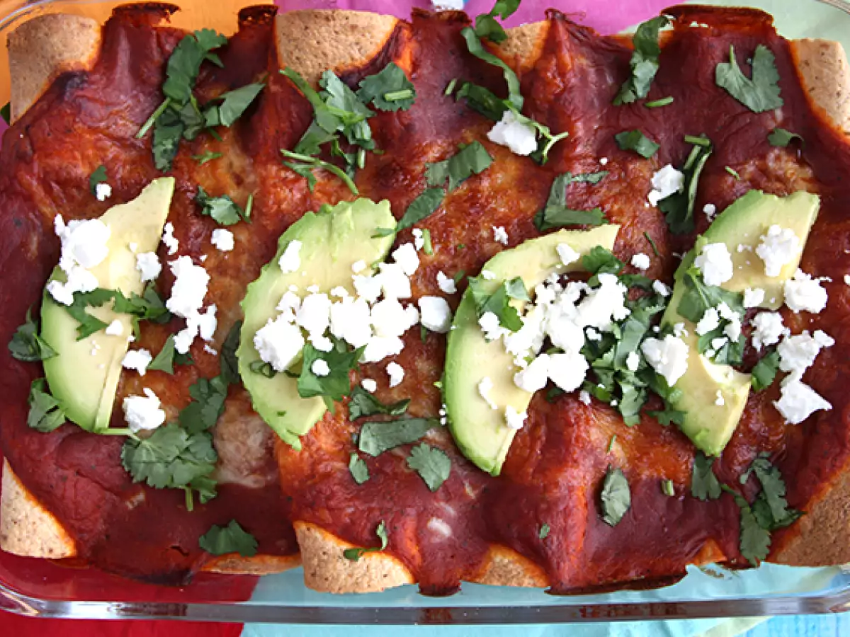 Κοτόπουλο Enchiladas με σάλτσα τσίλι - φωτογραφία 3