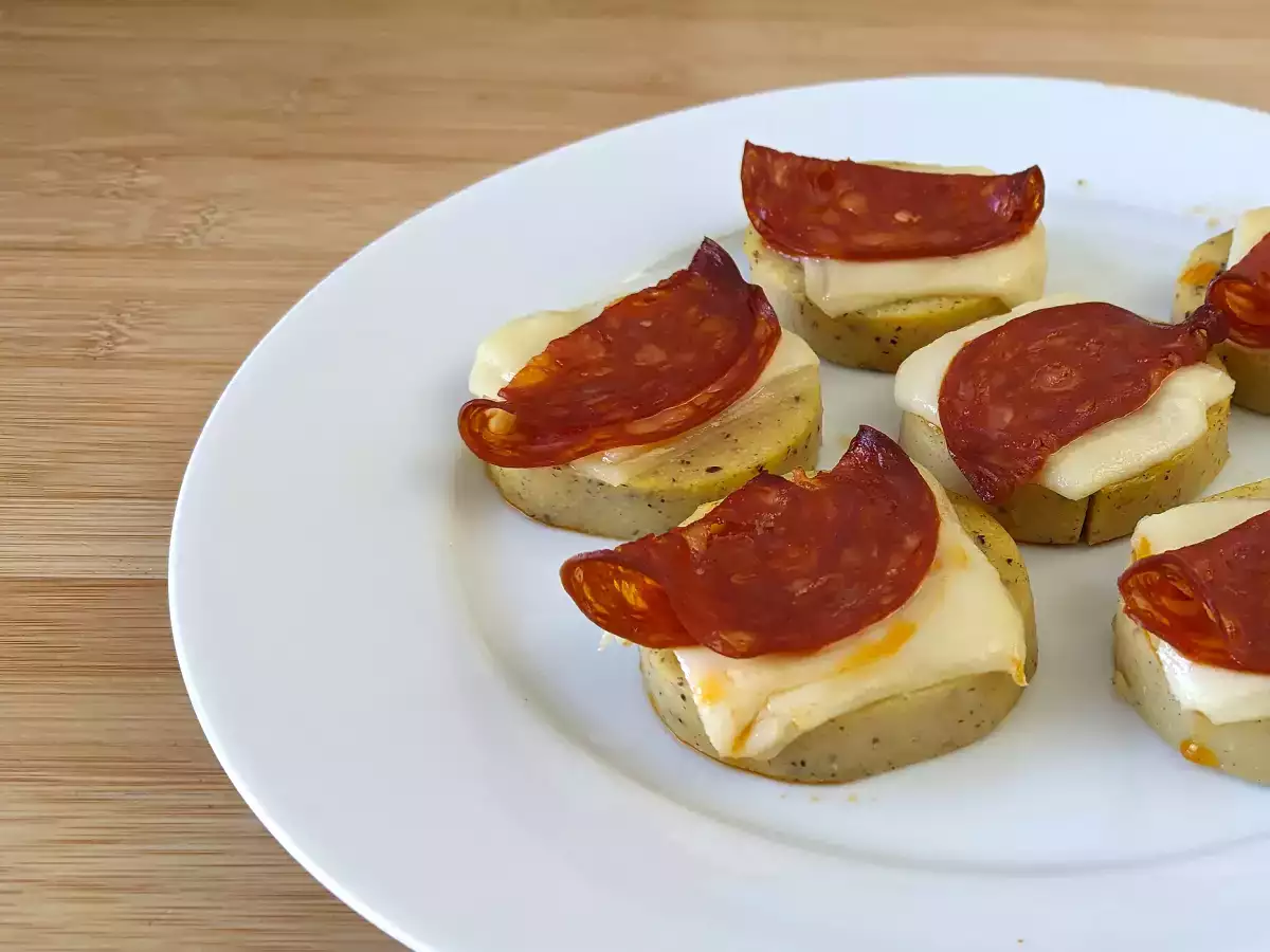 Κροστίνι από πολέντα με τυρί scamorza και πεπερόνι - φωτογραφία 3