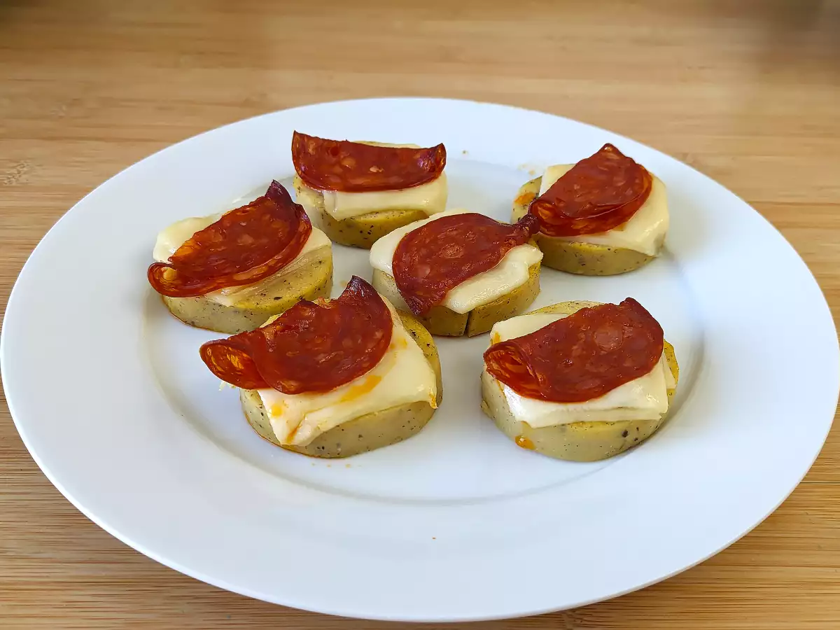Κροστίνι από πολέντα με τυρί scamorza και πεπερόνι - φωτογραφία 4