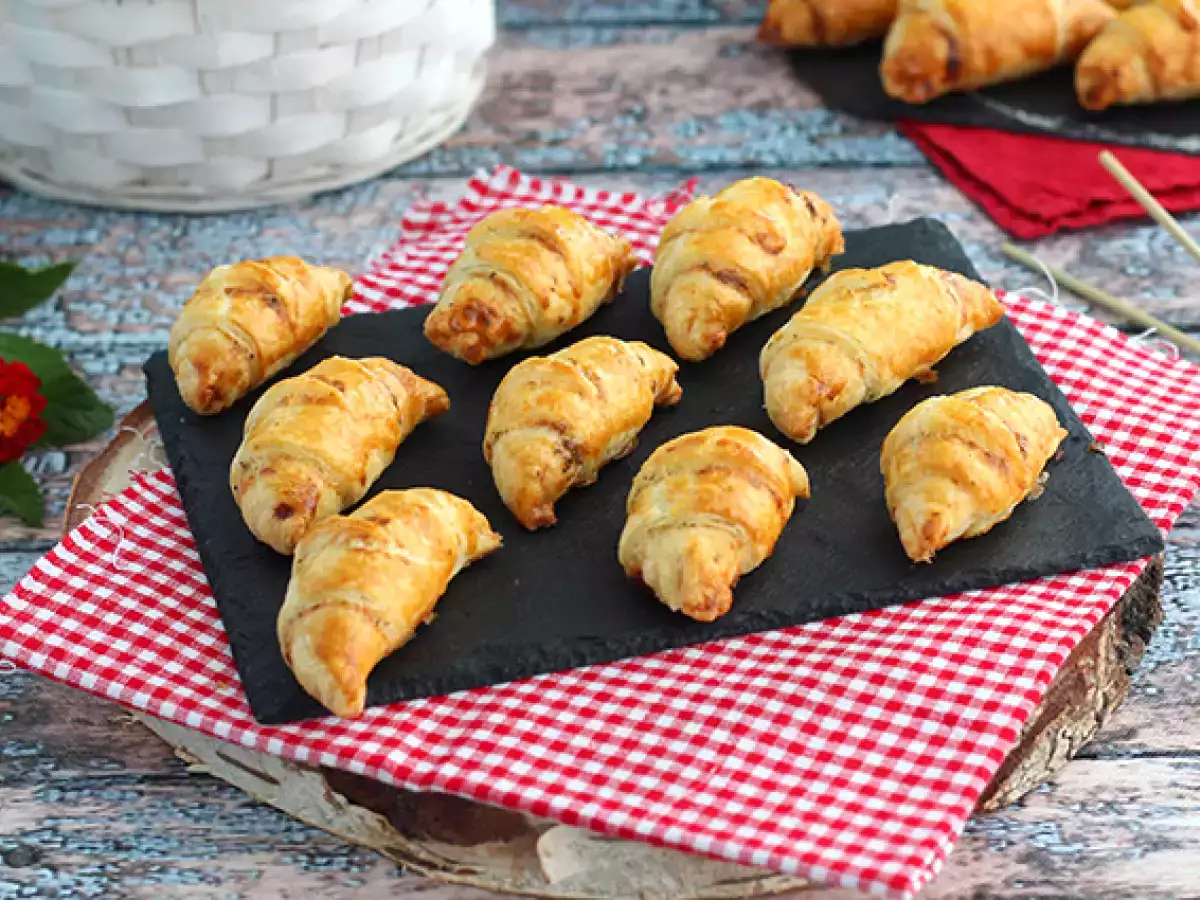 Κρουασάν σφολιάτας με ζαμπόν και fromage frais - φωτογραφία 2