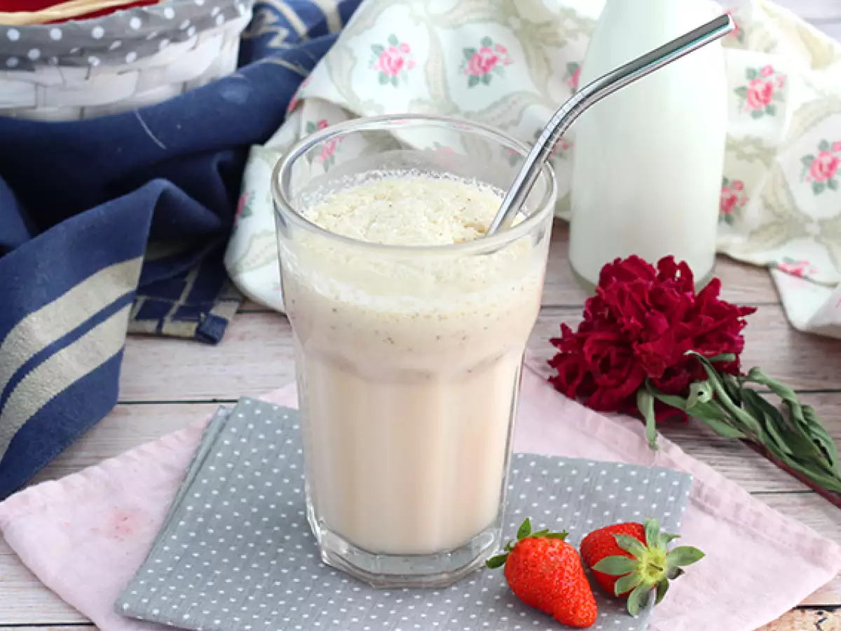 Milkshake φράουλας και βανίλιας