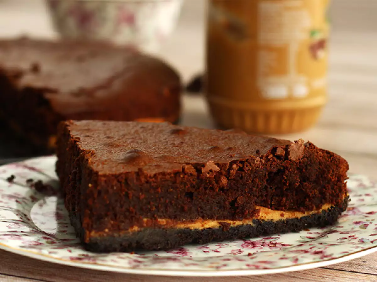 Μπισκότο brownie με φυστικοβούτυρο και μπισκότα Oreo - φωτογραφία 3