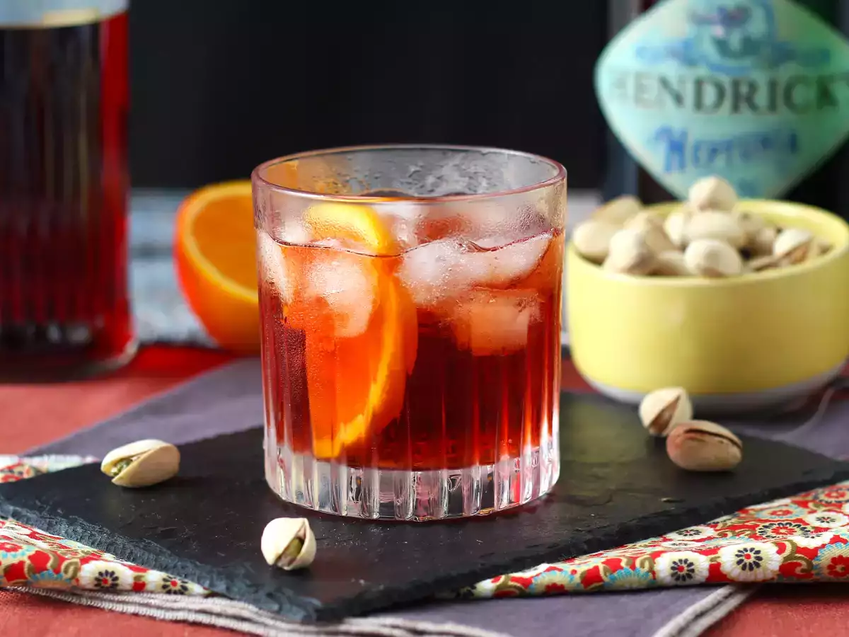 Negroni: η συνταγή με τις σωστές δόσεις για να το ετοιμάσετε στο σπίτι - φωτογραφία 5
