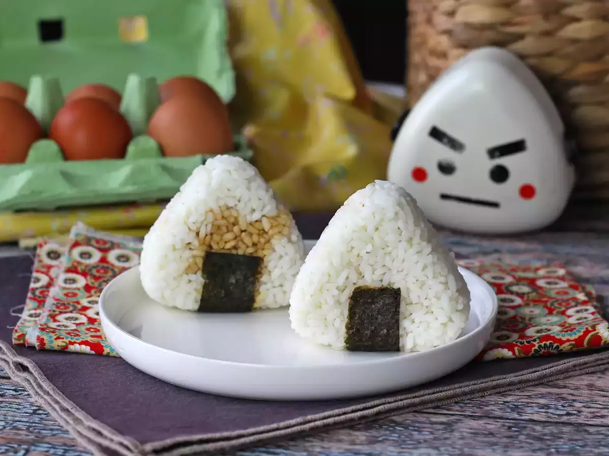 Onigiri με κρόκους αυγών διατηρημένους σε σάλτσα σόγιας - φωτογραφία 7