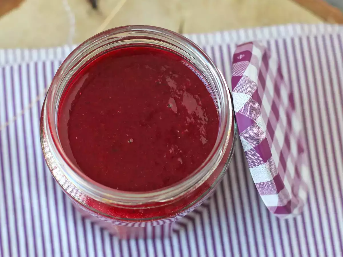 Πώς να φτιάξετε ένα εύκολο και τέλειο coulis μούρων - φωτογραφία 3