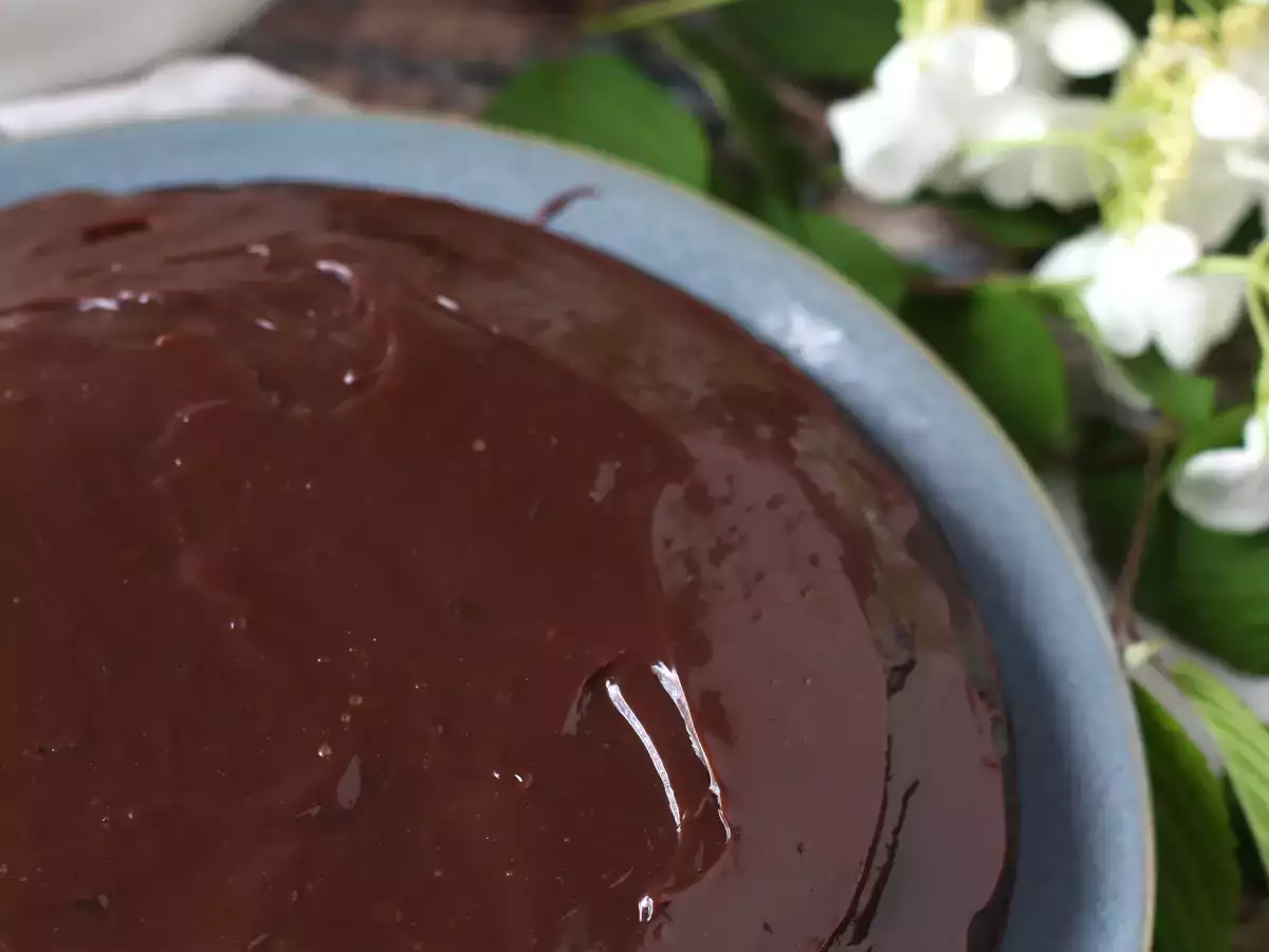Πώς να φτιάξετε γλάσο brigadeiro για κέικ;