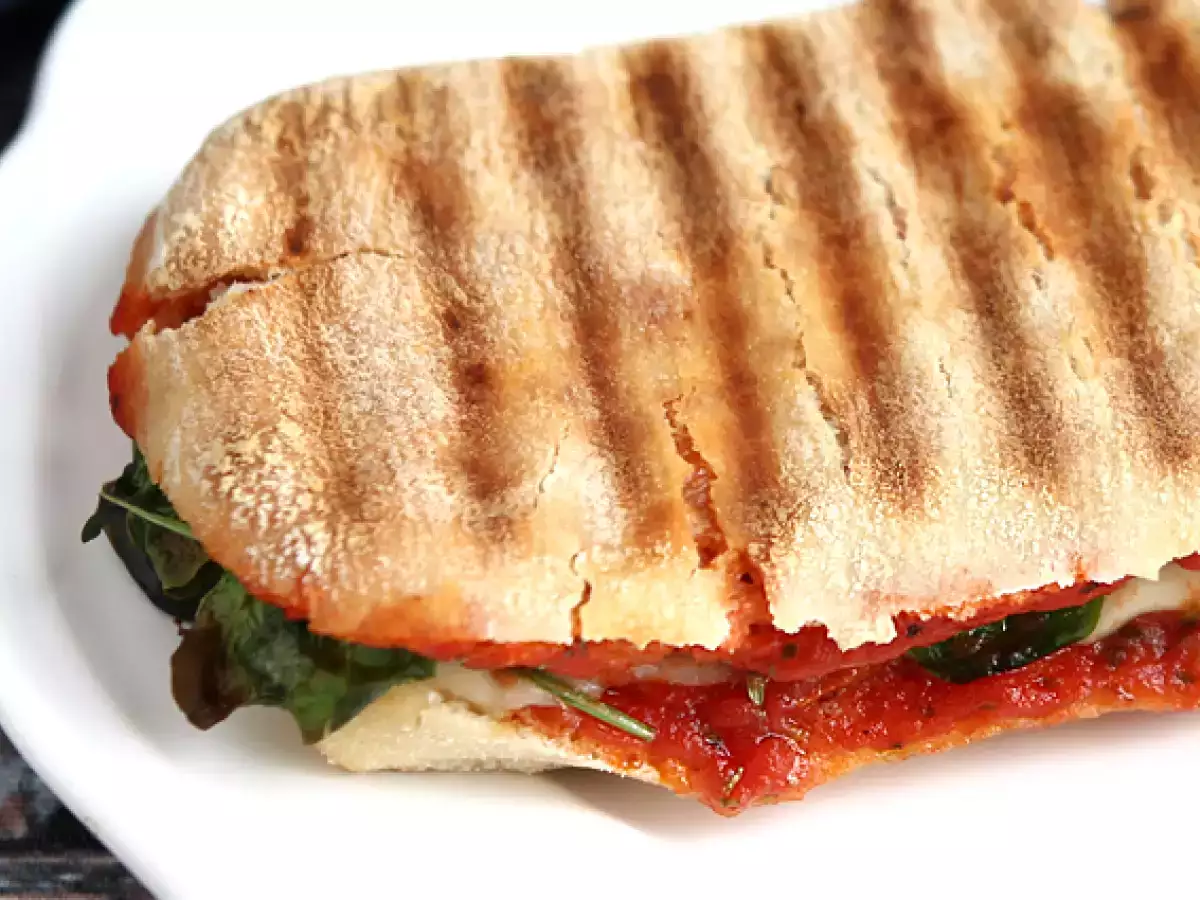 Panini με Chorizo και Emmental - φωτογραφία 4