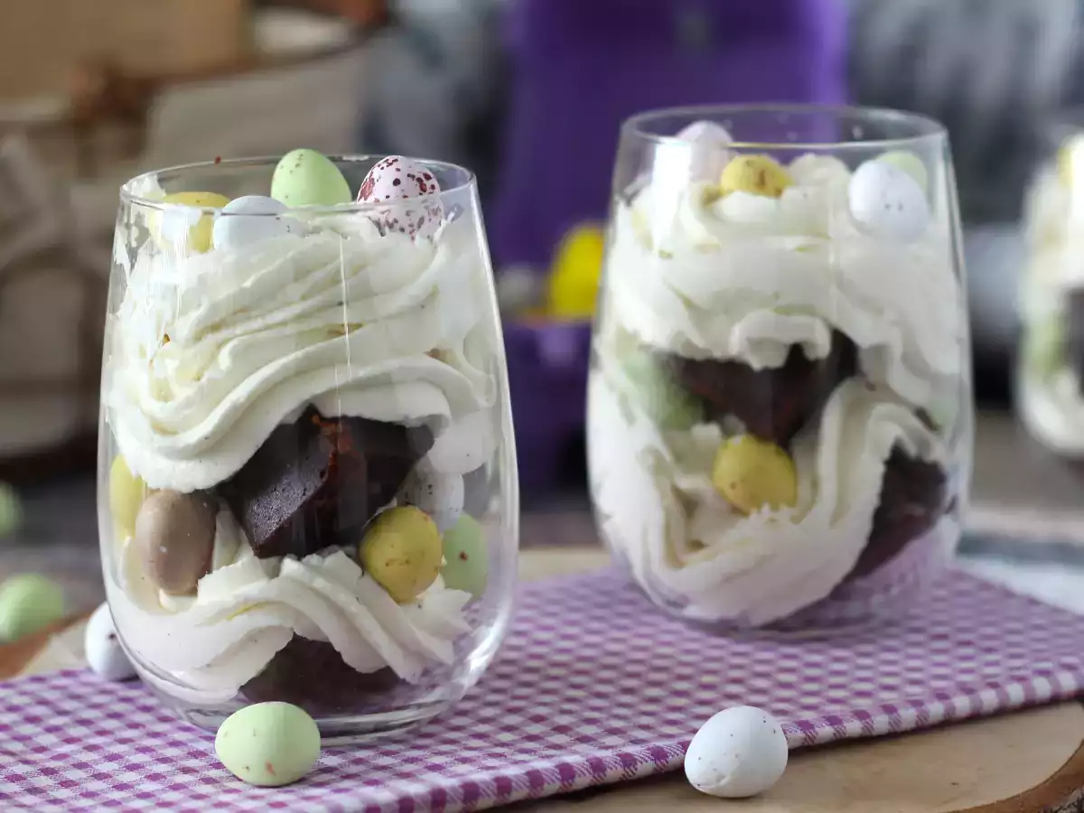 Πασχαλινό brownie και βερίνοι με σαντιγί - φωτογραφία 6