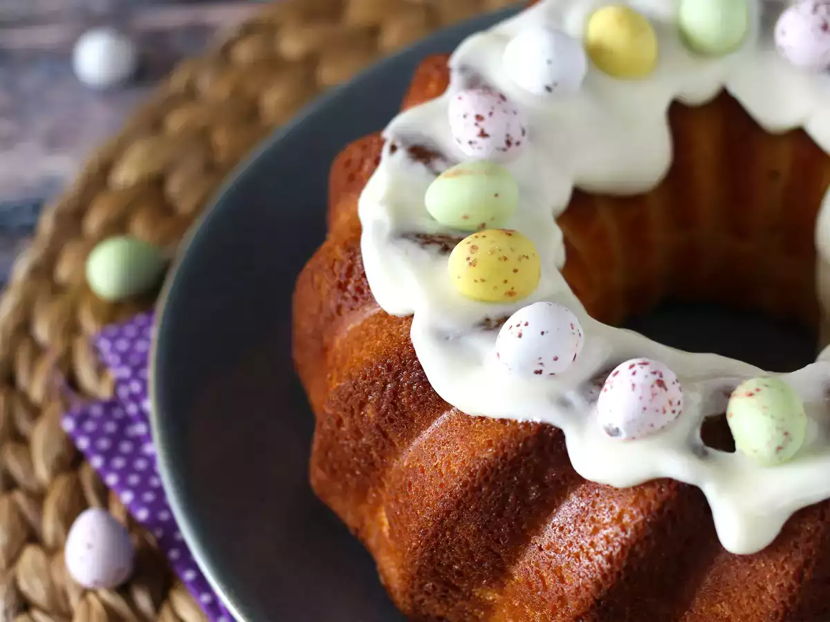 Πασχαλινό κέικ Bundt με λεμόνι και λευκή σοκολάτα - φωτογραφία 2