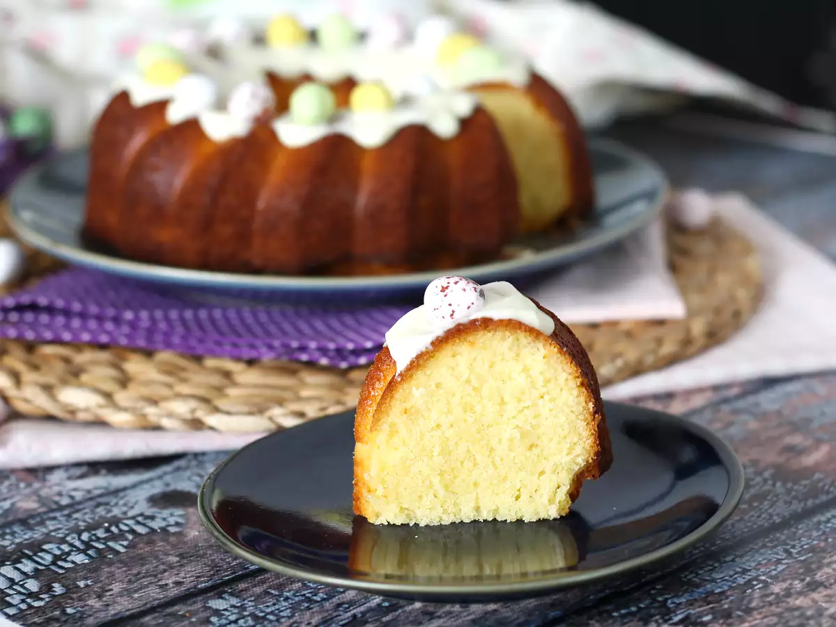 Πασχαλινό κέικ Bundt με λεμόνι και λευκή σοκολάτα - φωτογραφία 3