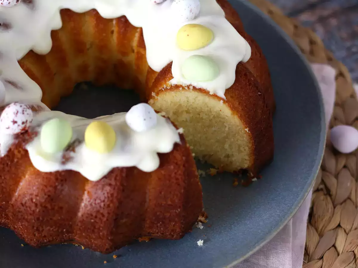 Πασχαλινό κέικ Bundt με λεμόνι και λευκή σοκολάτα - φωτογραφία 5