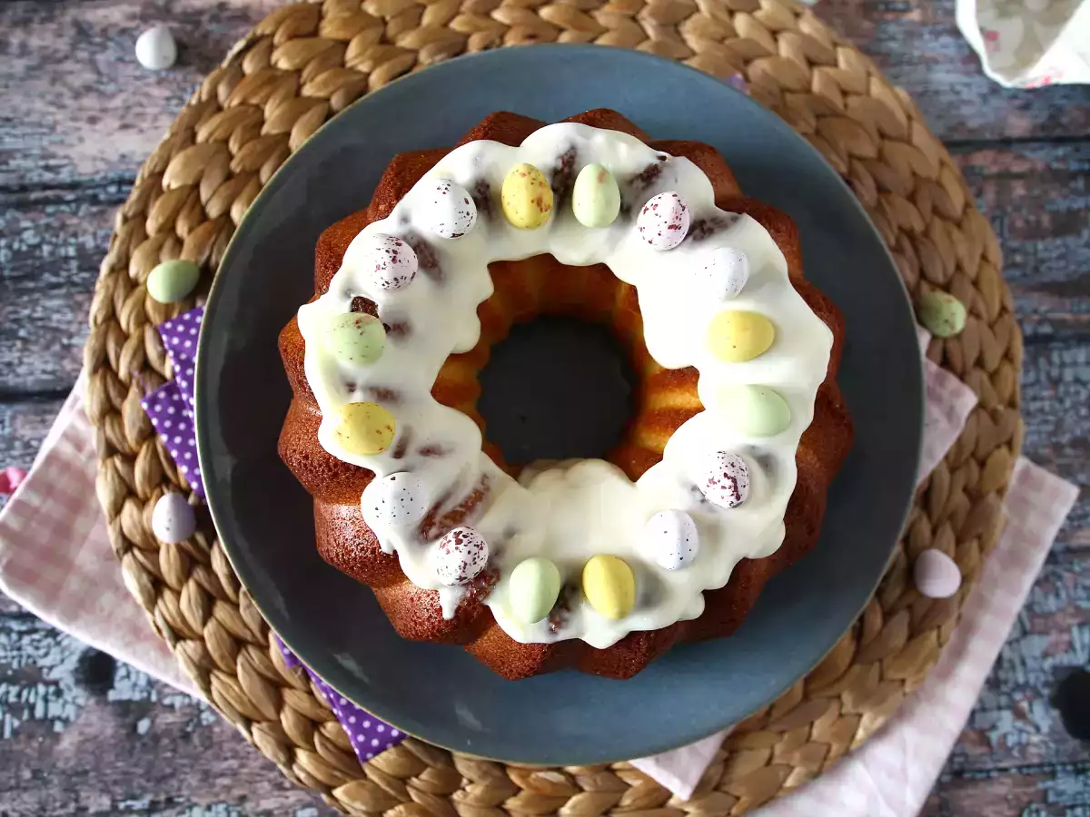 Πασχαλινό κέικ Bundt με λεμόνι και λευκή σοκολάτα - φωτογραφία 6