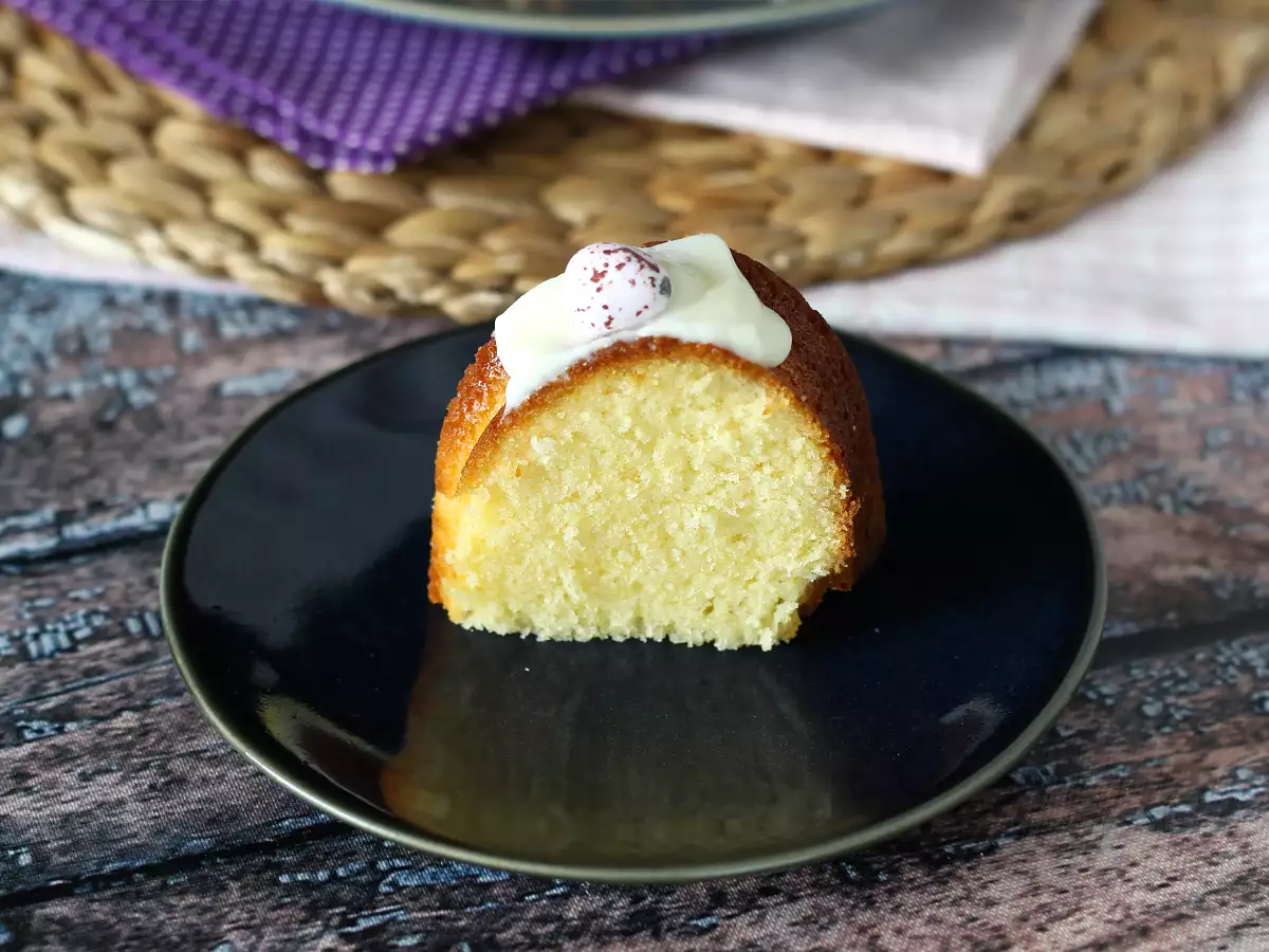 Πασχαλινό κέικ Bundt με λεμόνι και λευκή σοκολάτα - φωτογραφία 7