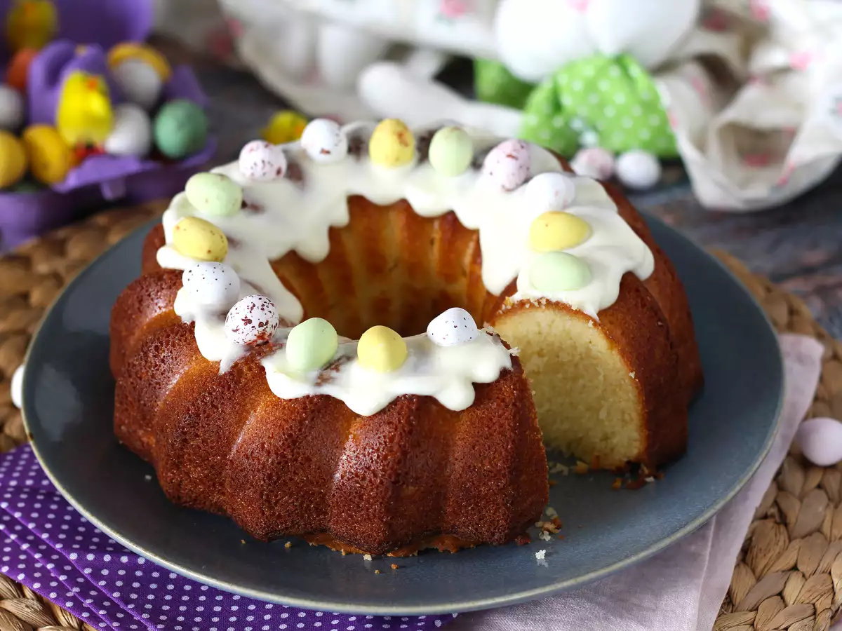 Πασχαλινό κέικ Bundt με λεμόνι και λευκή σοκολάτα - φωτογραφία 8