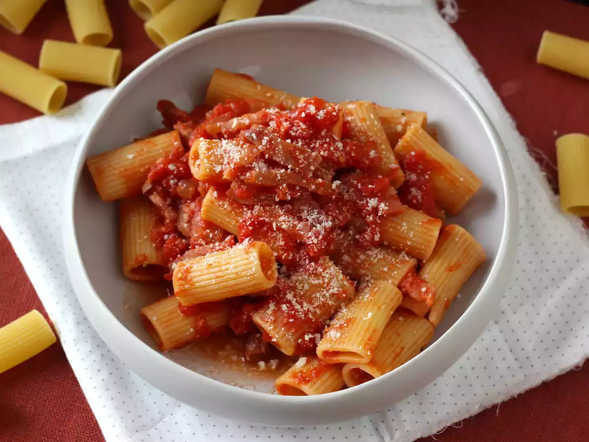 Pasta all'amatriciana, η παραδοσιακή συνταγή εξηγείται βήμα προς βήμα - φωτογραφία 3