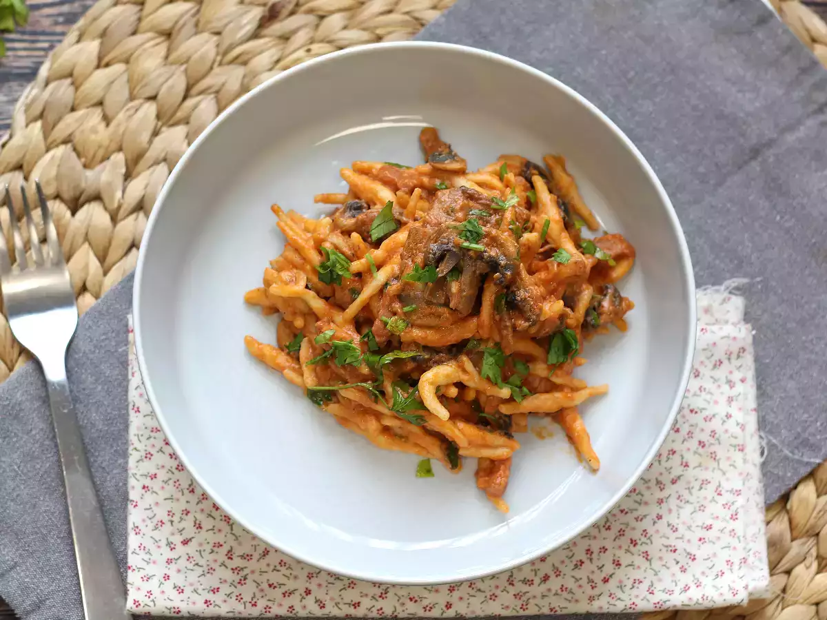 Pasta alla boscaiola, το ιδανικό πρώτο πιάτο για το φθινόπωρο και το χειμώνα - φωτογραφία 4