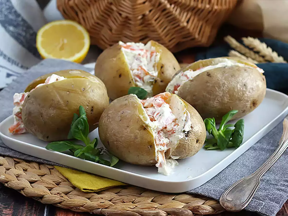 Πατάτες γεμιστές με καπνιστό σολομό και fromage frais - φωτογραφία 4