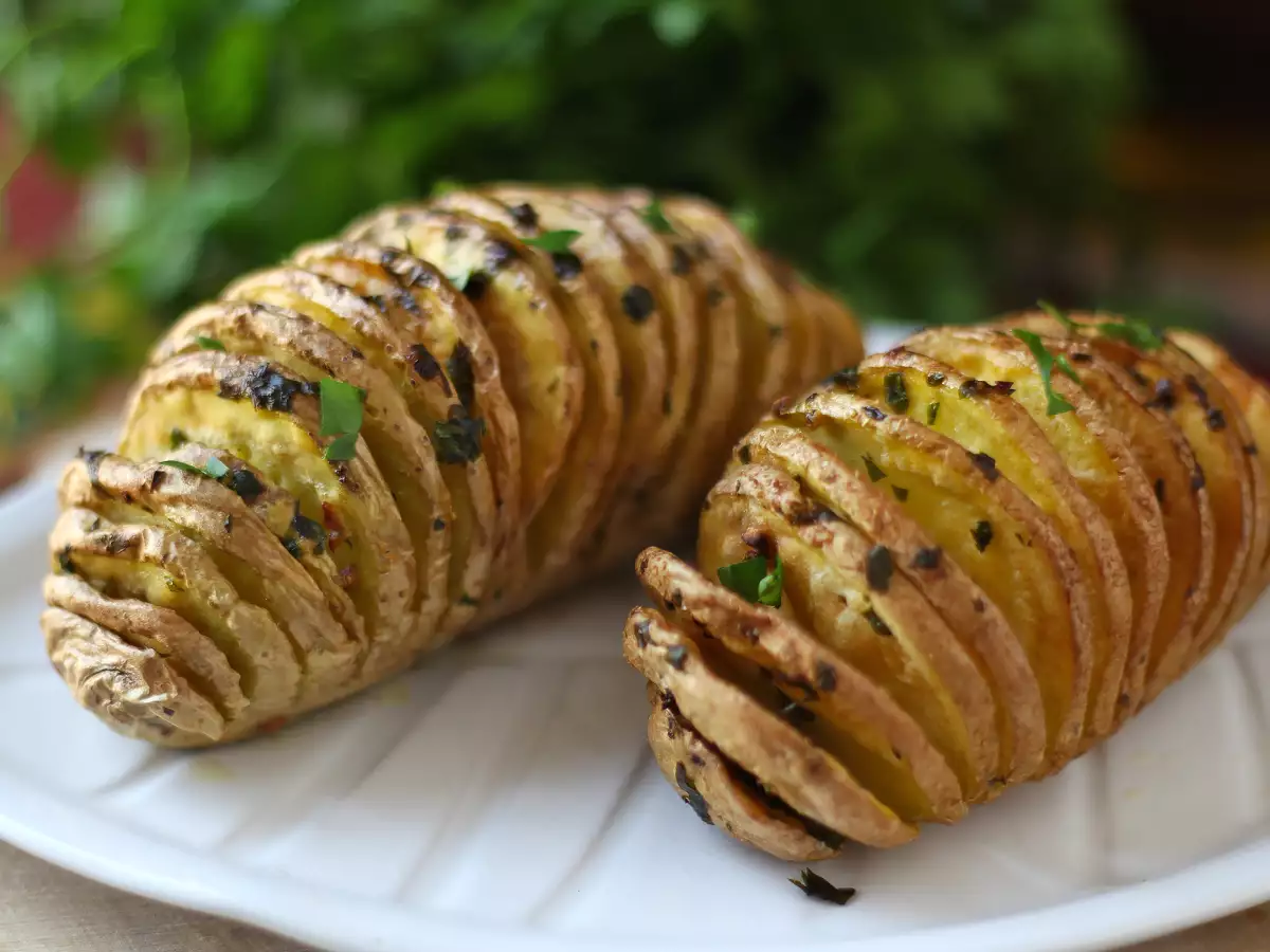 Πατάτες Hasselback στη φριτέζα: τραγανές, λιωμένες στο στόμα και εξαιρετικά εύκολες! - φωτογραφία 6