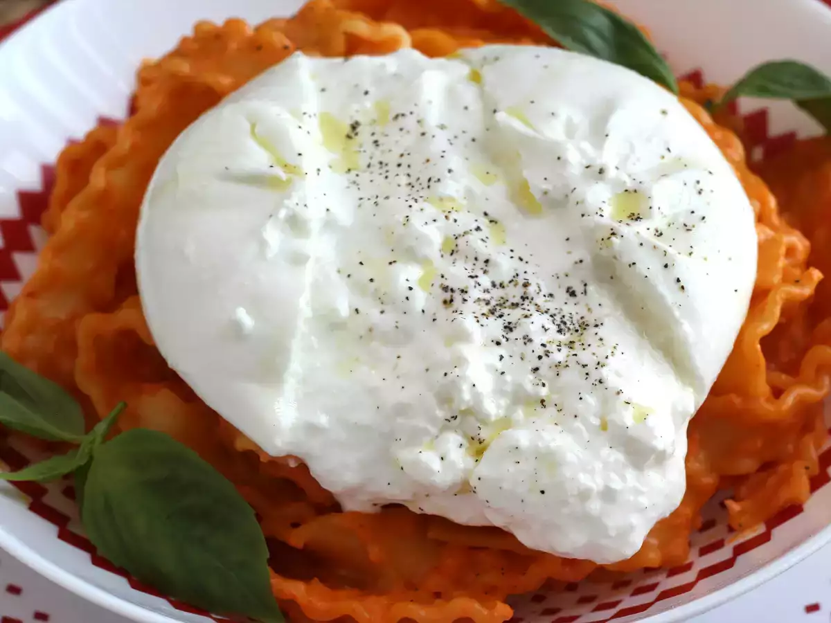 Πέστο Καλαβρίας με κρεμώδες τυρί burrata - φωτογραφία 2