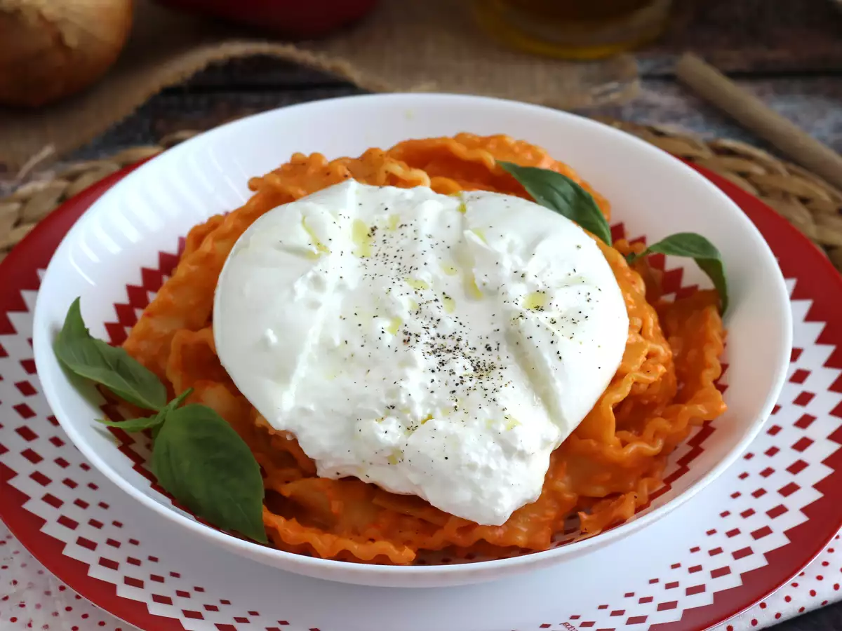 Πέστο Καλαβρίας με κρεμώδες τυρί burrata - φωτογραφία 4
