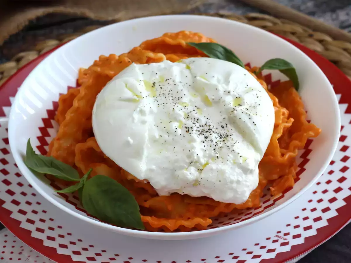 Πέστο Καλαβρίας με κρεμώδες τυρί burrata - φωτογραφία 6