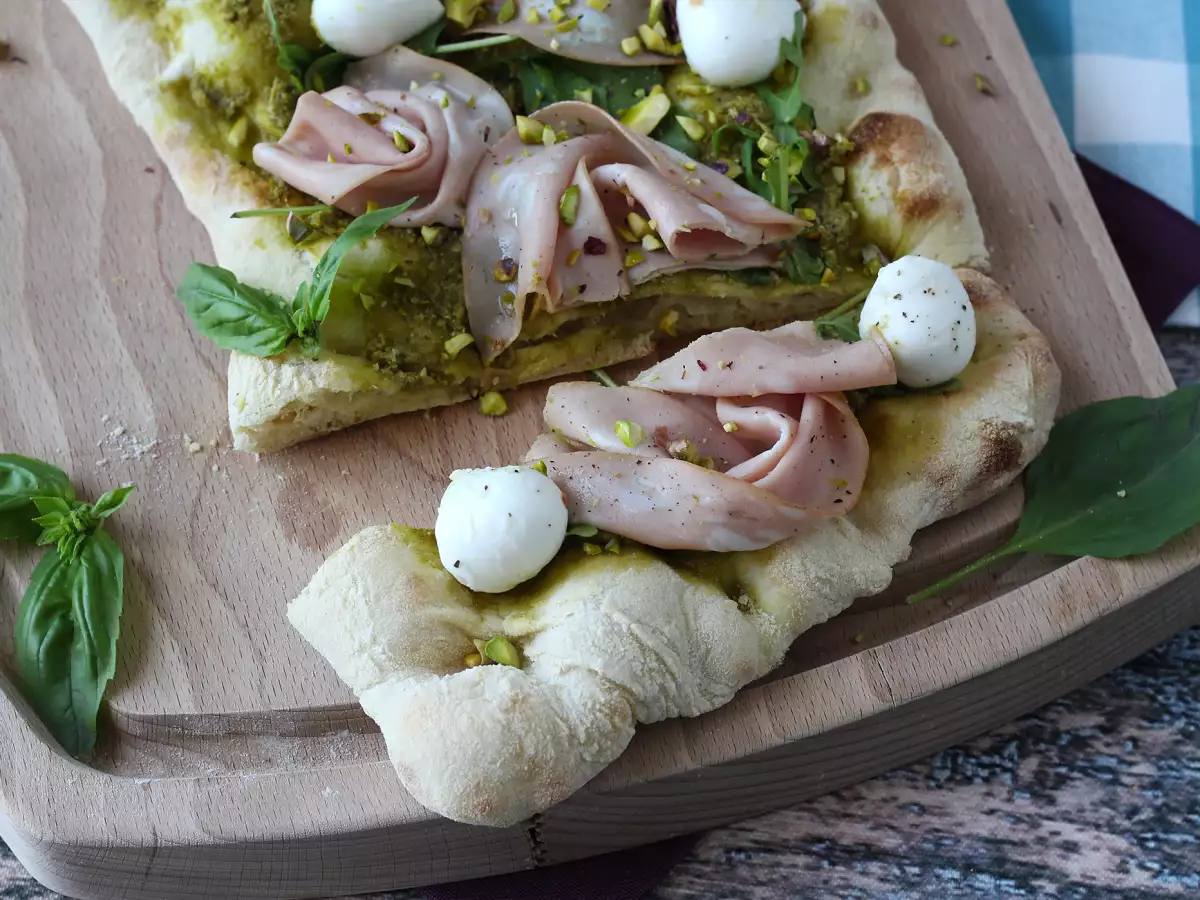 Pinsa με πέστο και mortadella, έτοιμη σε 10 λεπτά! - φωτογραφία 4