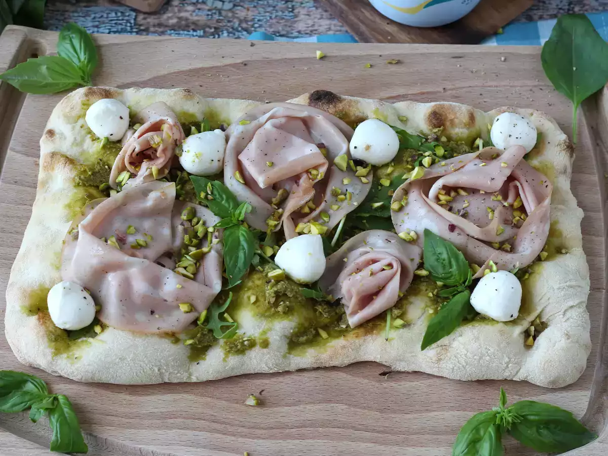 Pinsa με πέστο και mortadella, έτοιμη σε 10 λεπτά! - φωτογραφία 5