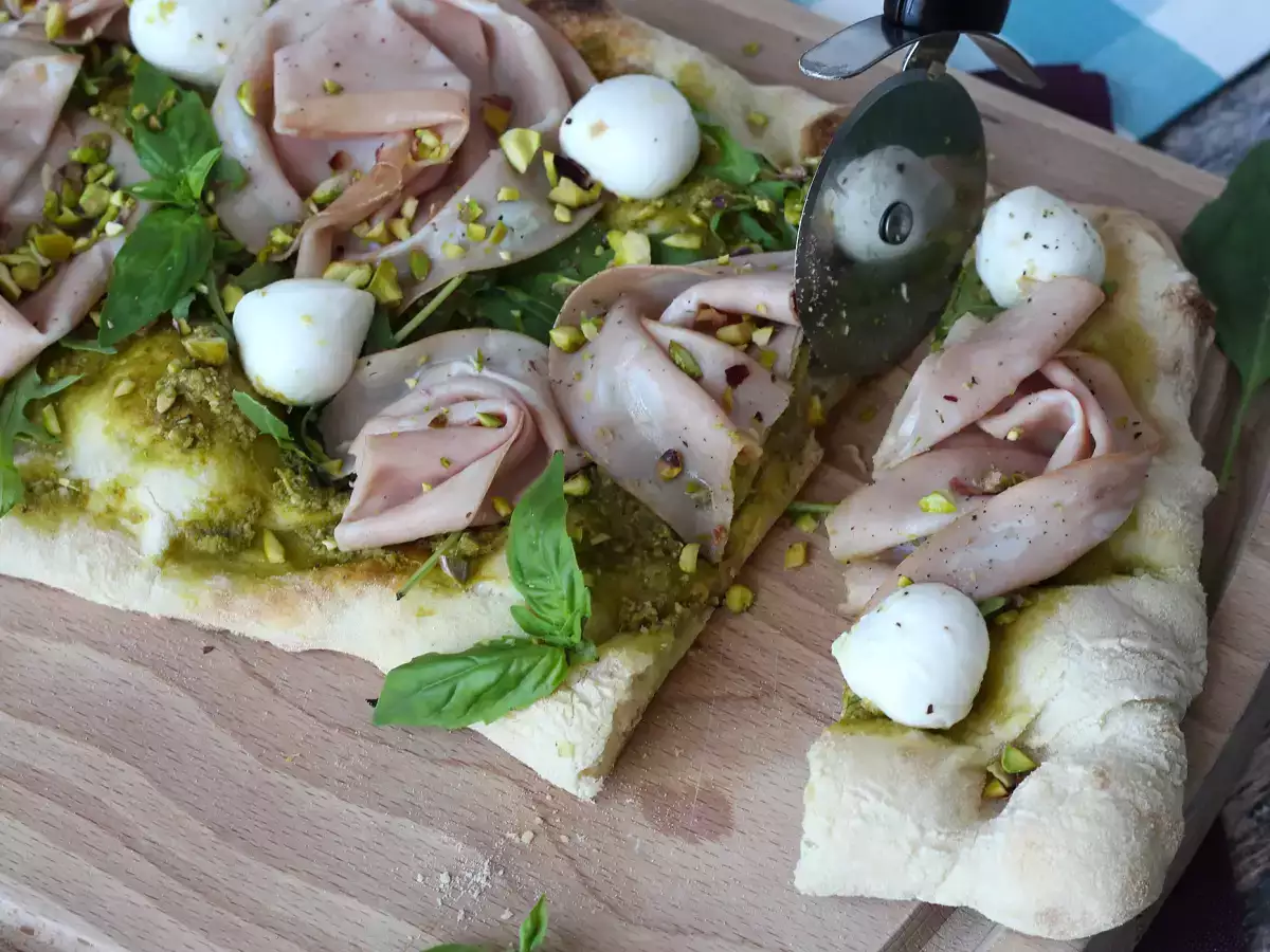 Pinsa με πέστο και mortadella, έτοιμη σε 10 λεπτά! - φωτογραφία 6