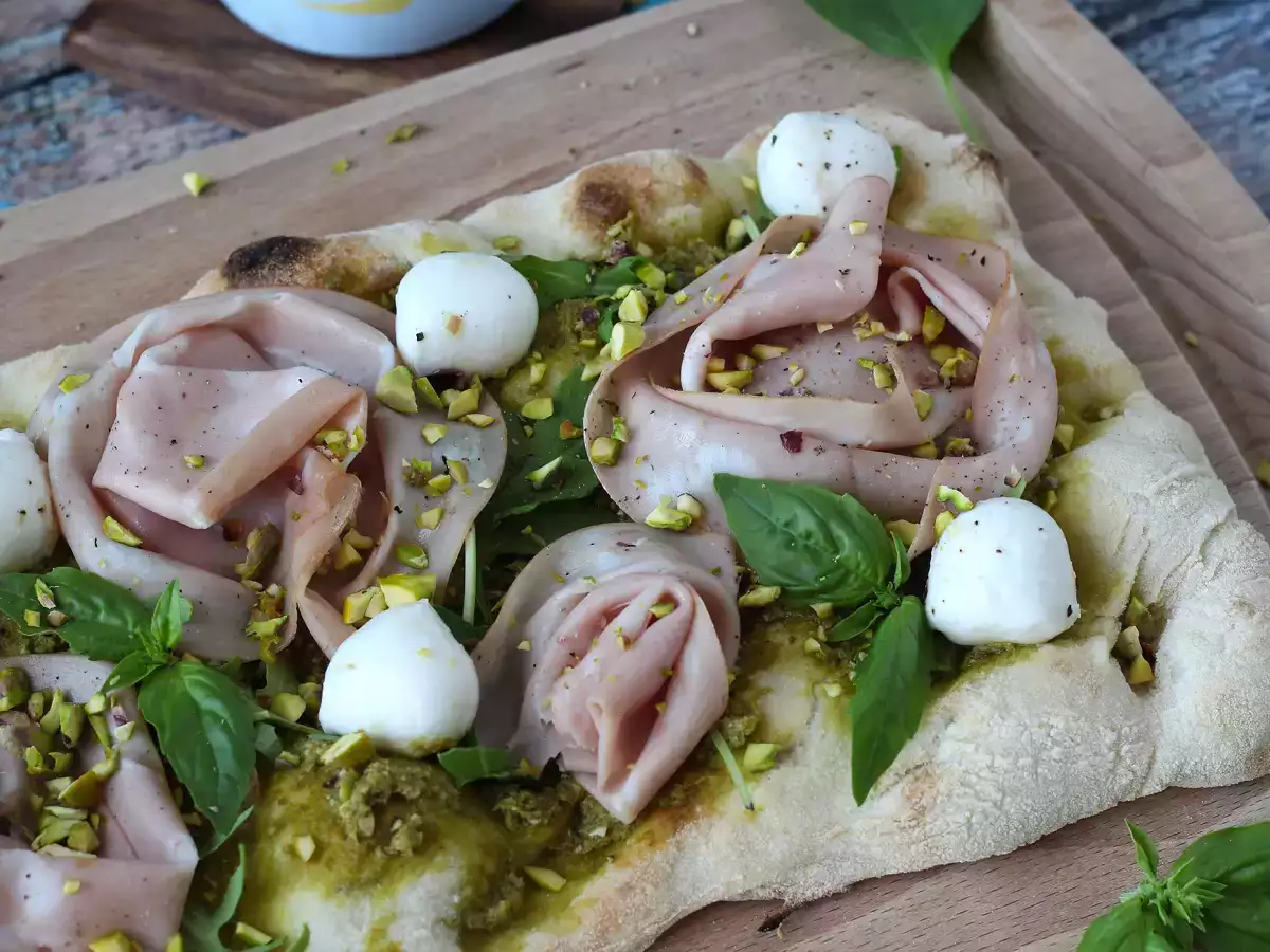Pinsa με πέστο και mortadella, έτοιμη σε 10 λεπτά! - φωτογραφία 7