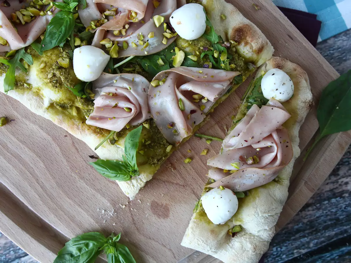 Pinsa με πέστο και mortadella, έτοιμη σε 10 λεπτά! - φωτογραφία 8