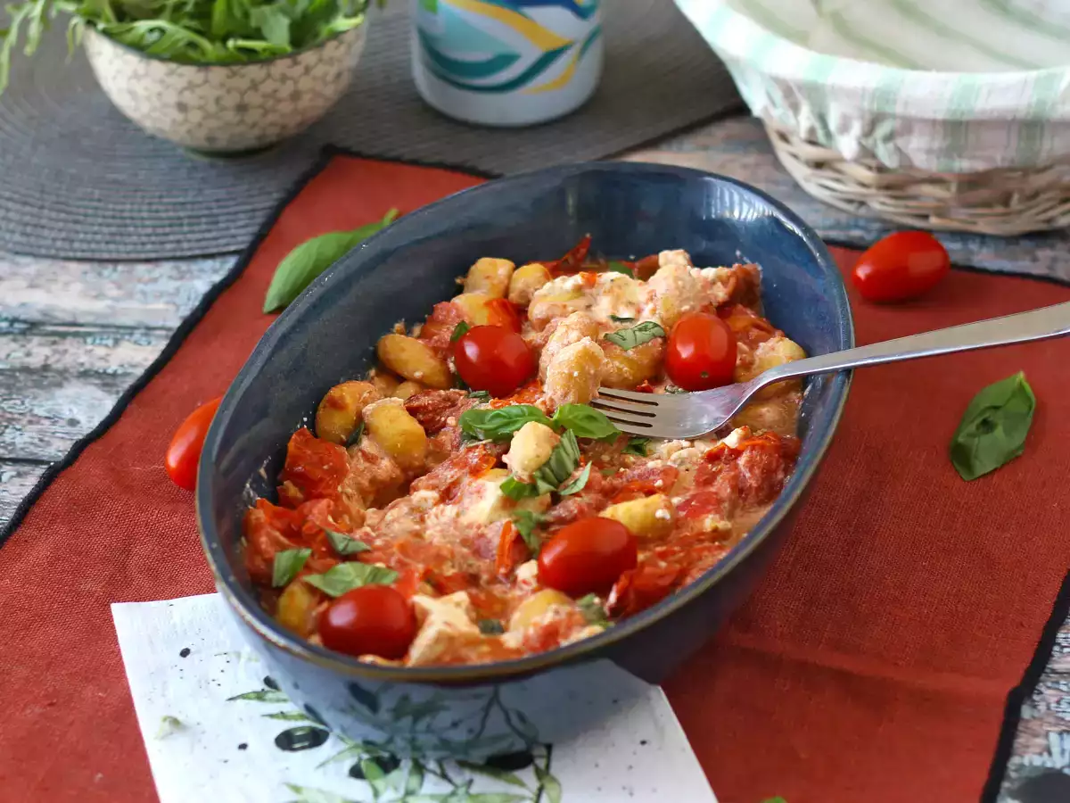 Ψητά νιόκι φέτας στο Airfryer, ένα σούπερ γρήγορο πιάτο με ντοματίνια και φέτα! - φωτογραφία 4