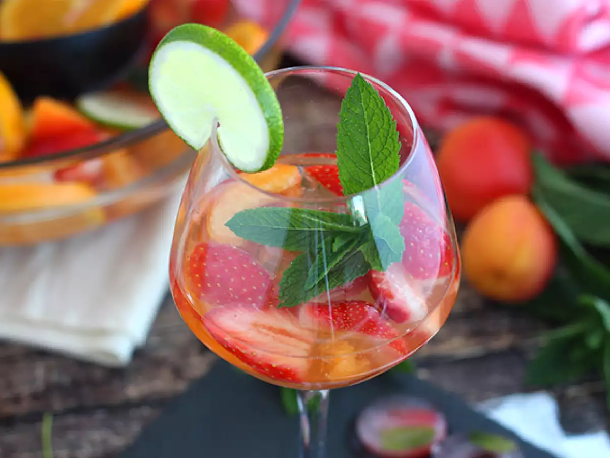 Sangria με λευκό κρασί - White Sangria - φωτογραφία 3