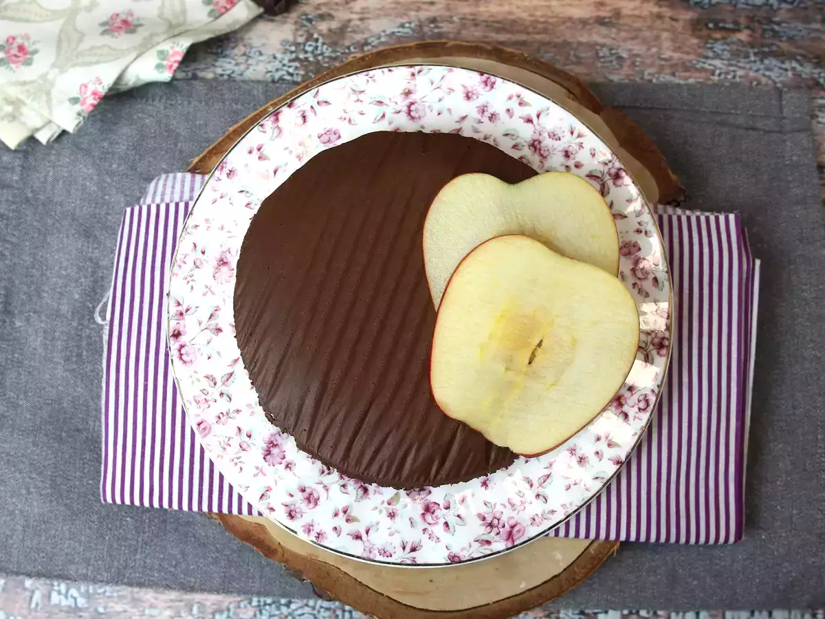 Σοκολατένιο fudge μήλου, ένα πανεύκολο επιδόρπιο που φτιάχνεται με μόλις 2 υλικά! - φωτογραφία 5