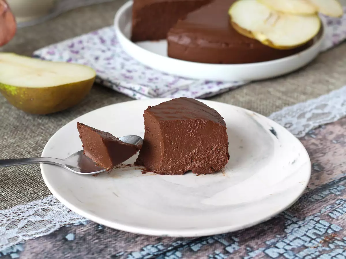 Σοκολατένιο fudge με αχλάδια, ένα πανεύκολο επιδόρπιο που φτιάχνεται με μόλις 2 υλικά! - φωτογραφία 3