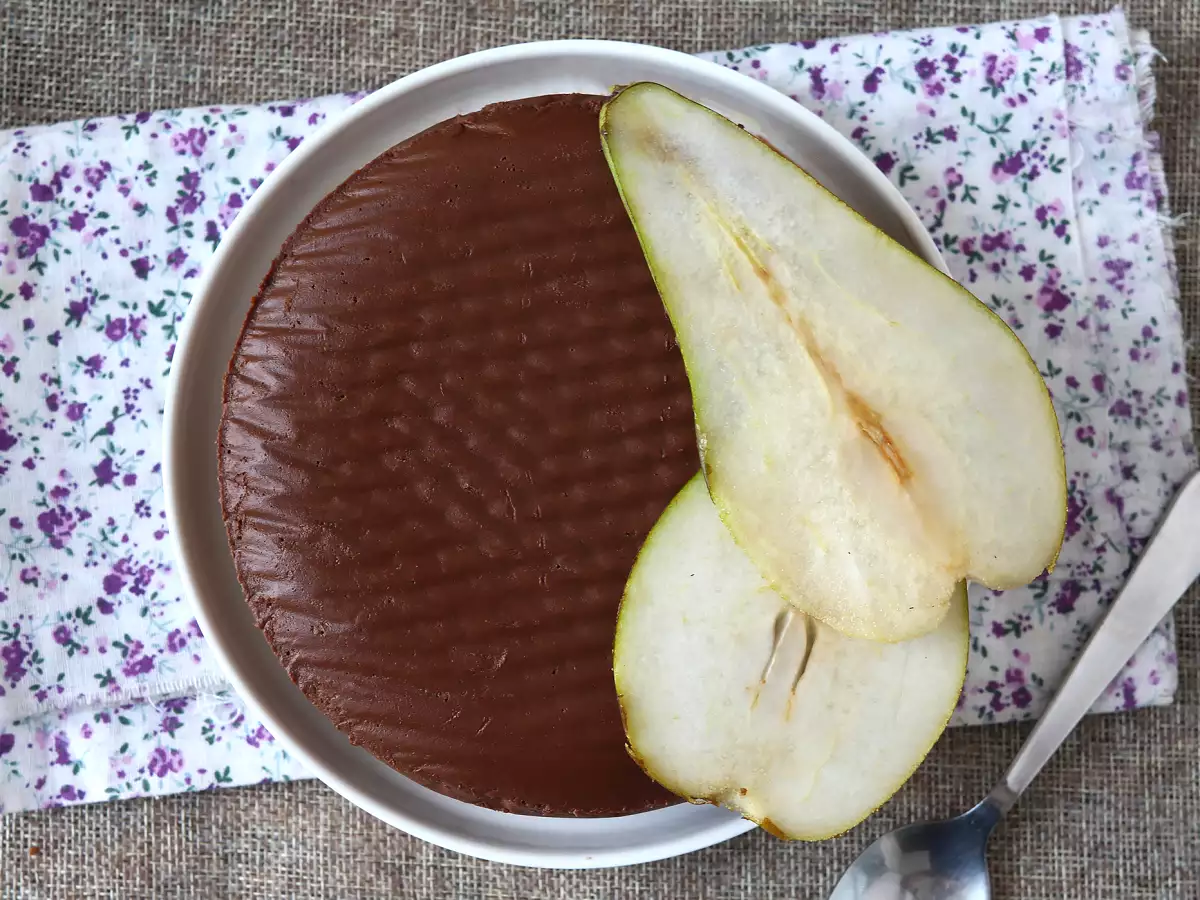 Σοκολατένιο fudge με αχλάδια, ένα πανεύκολο επιδόρπιο που φτιάχνεται με μόλις 2 υλικά! - φωτογραφία 4