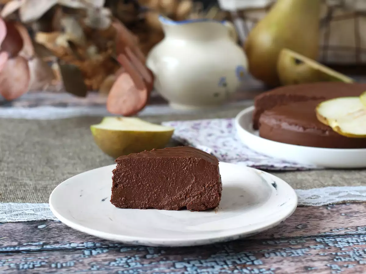 Σοκολατένιο fudge με αχλάδια, ένα πανεύκολο επιδόρπιο που φτιάχνεται με μόλις 2 υλικά! - φωτογραφία 5
