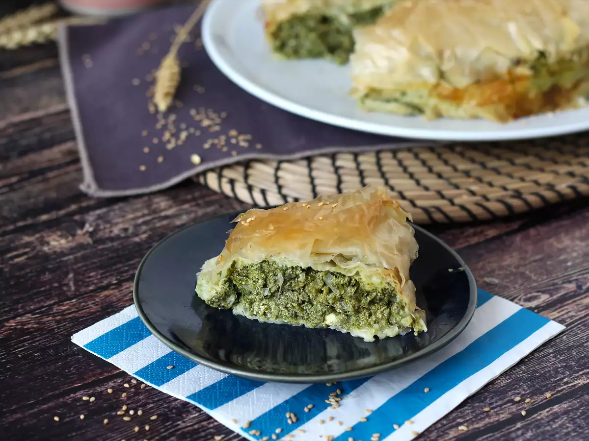 Σπανακόπιτα, η πανεύκολη ελληνική πίτα με σπανάκι και φέτα - φωτογραφία 3