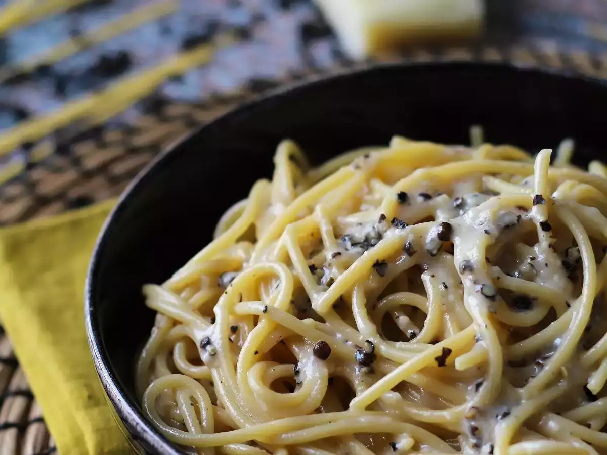 Σπαγγέτι cacio e pepe: 3 υλικά, μια έκρηξη γεύσης! - φωτογραφία 6