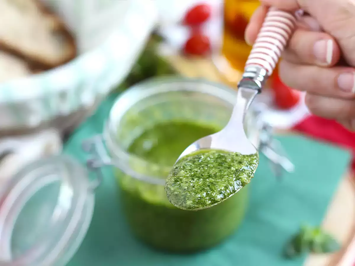 Σπιτικό πράσινο πέστο - pesto alla genovese - φωτογραφία 3