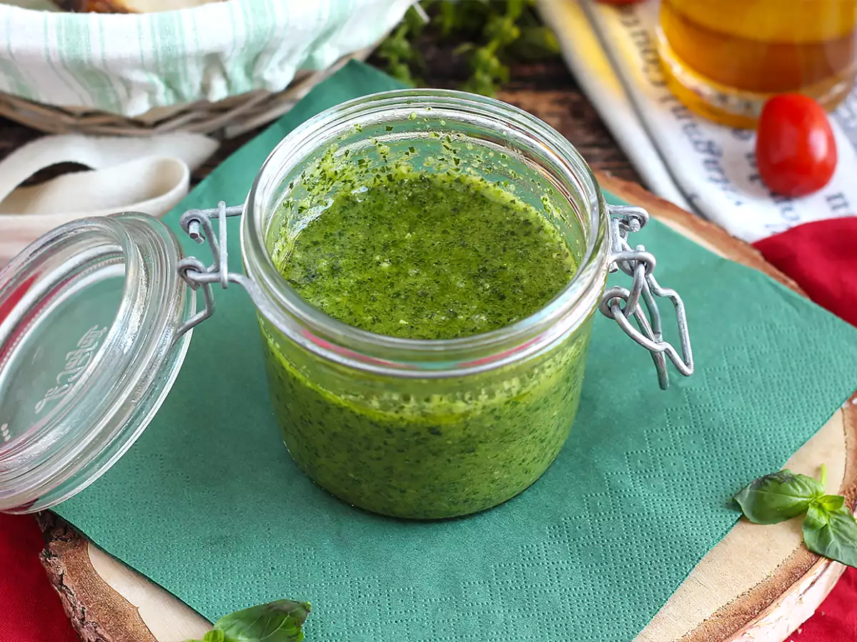 Σπιτικό πράσινο πέστο - pesto alla genovese - φωτογραφία 5