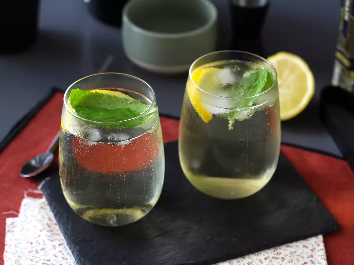 Spritz St-Germain με λικέρ elderflower, το εξαιρετικά δροσερό κοκτέιλ για το καλοκαίρι - φωτογραφία 3