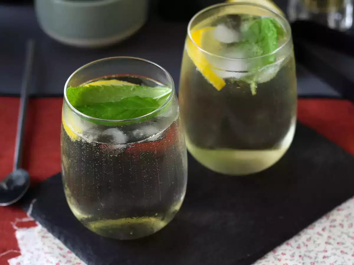 Spritz St-Germain με λικέρ elderflower, το εξαιρετικά δροσερό κοκτέιλ για το καλοκαίρι - φωτογραφία 5