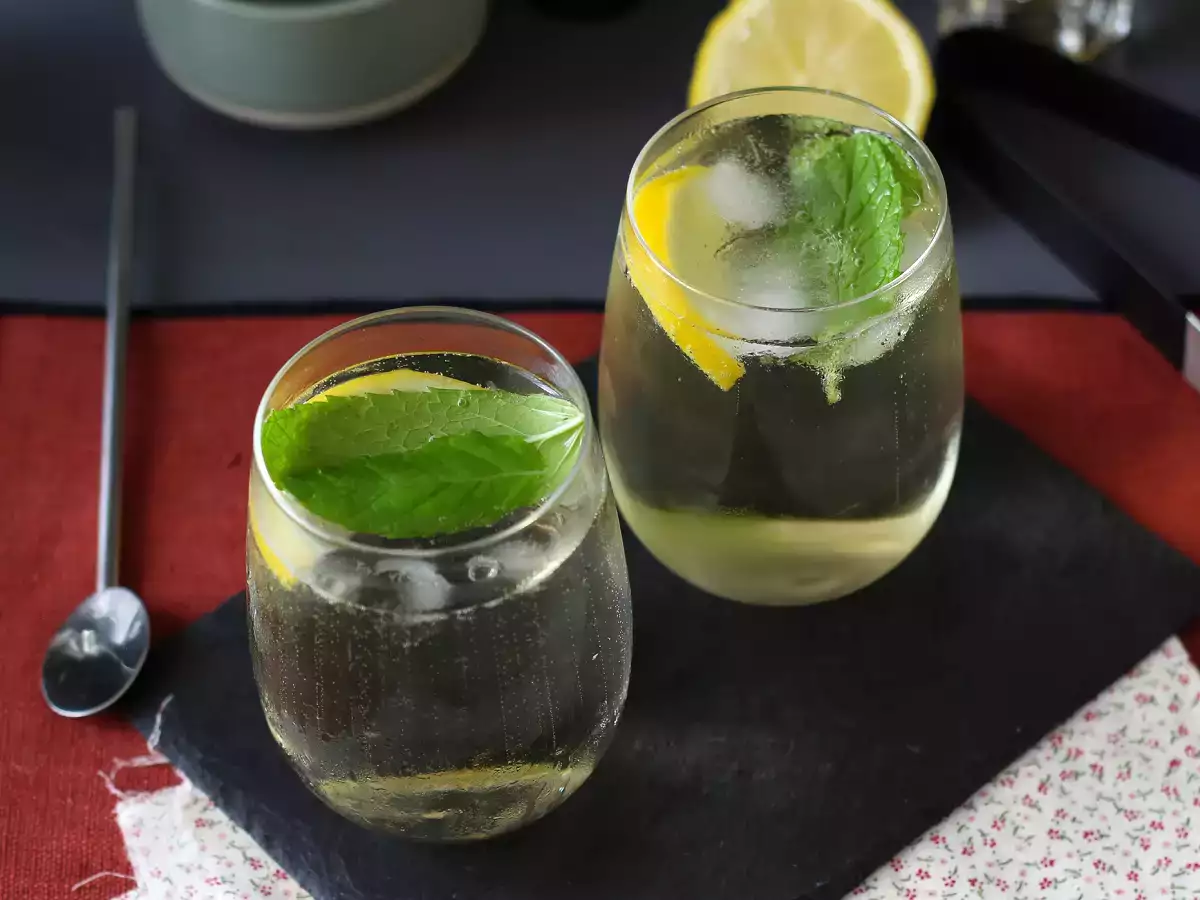 Spritz St-Germain με λικέρ elderflower, το εξαιρετικά δροσερό κοκτέιλ για το καλοκαίρι - φωτογραφία 7