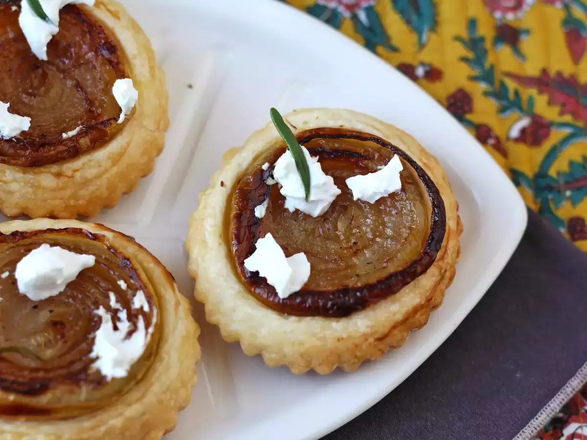 Ταρτάκια κρεμμυδιού tatin - φωτογραφία 3