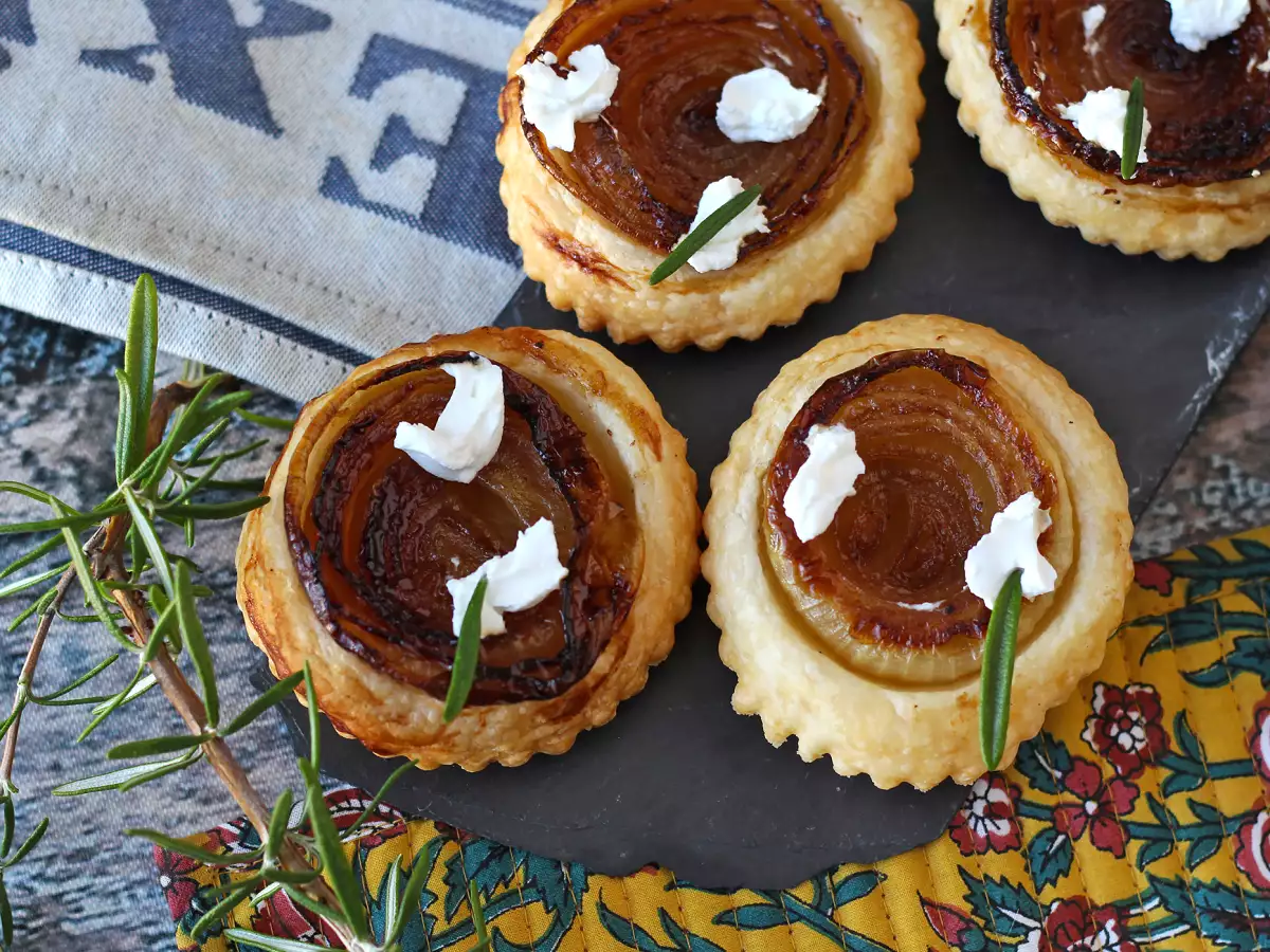 Ταρτάκια κρεμμυδιού tatin - φωτογραφία 4